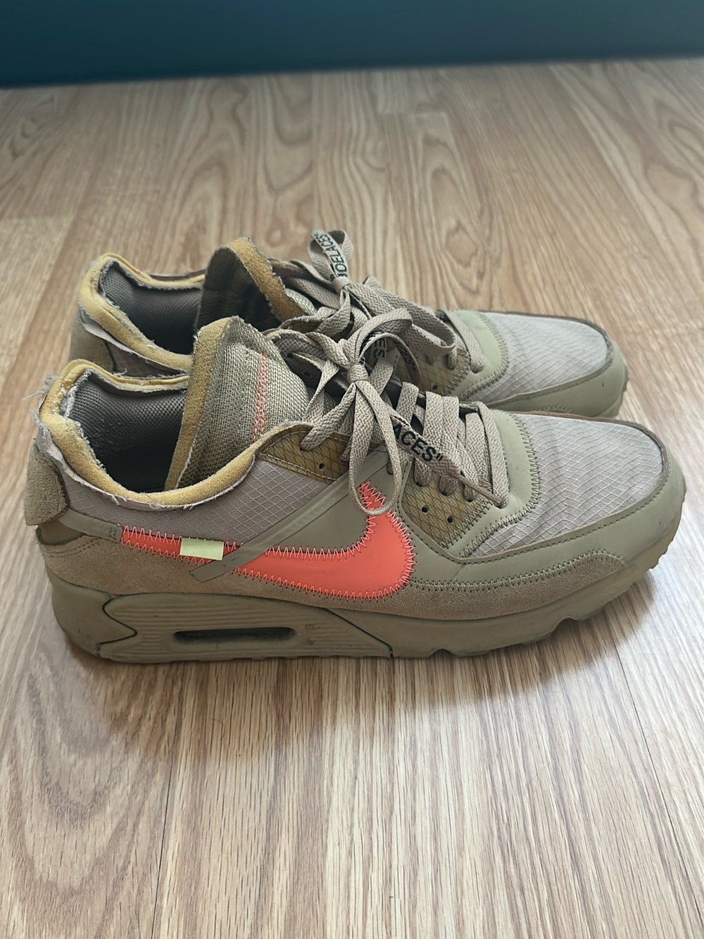 Nike Men’s Off White Desert Ore